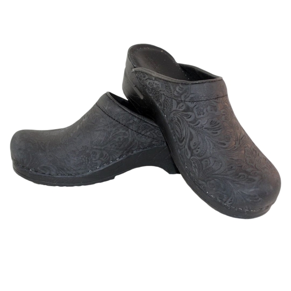 Bjork Swedish Comfort Tooled Leather Black Patterned Clogs Sz 10 - Picture 5 of 10